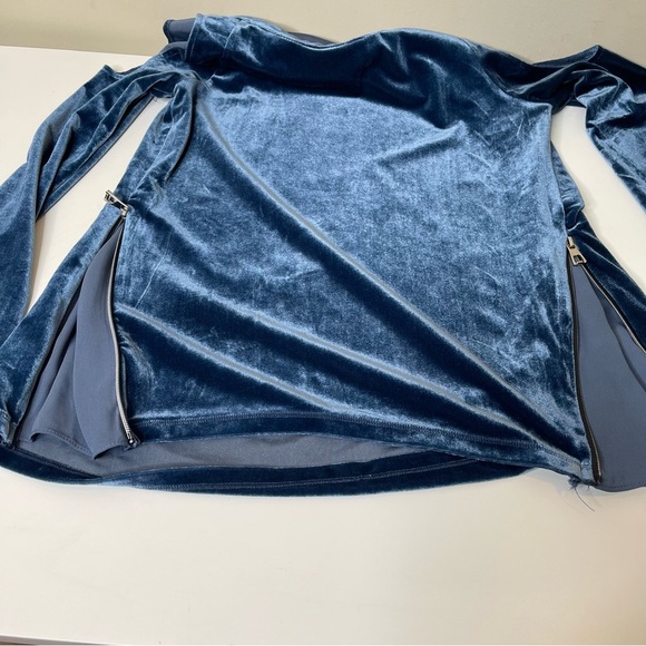 Patrizia Luca cold shoulder velvet top - Picture 10 of 11